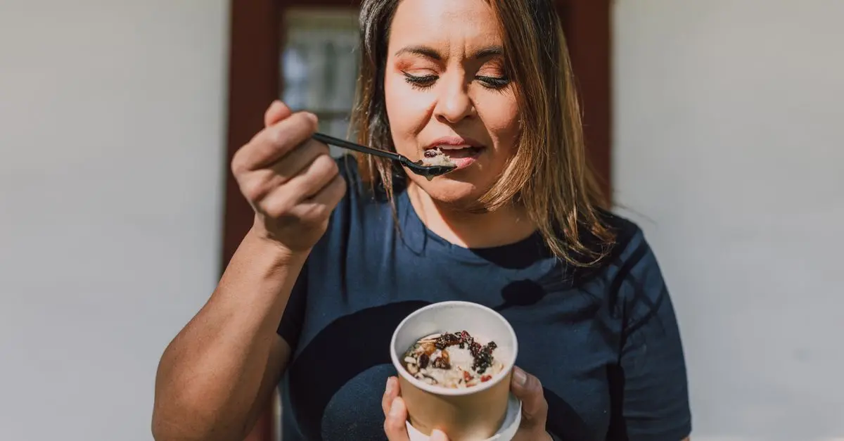 10 snacks végans pour sportifs à emporter partout