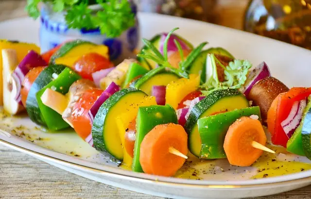 Comment préparer des repas végan énergétiques avant l'entraînement