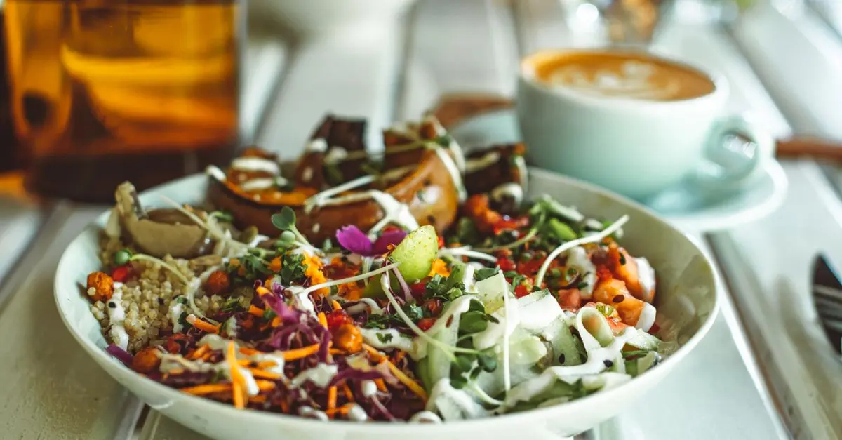 Comment intégrer facilement le quinoa dans vos repas sportifs végan